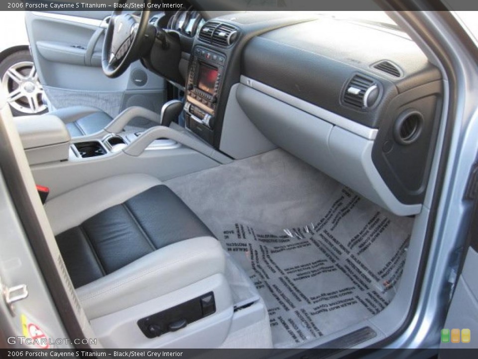 Black/Steel Grey Interior Photo for the 2006 Porsche Cayenne S Titanium #40608633