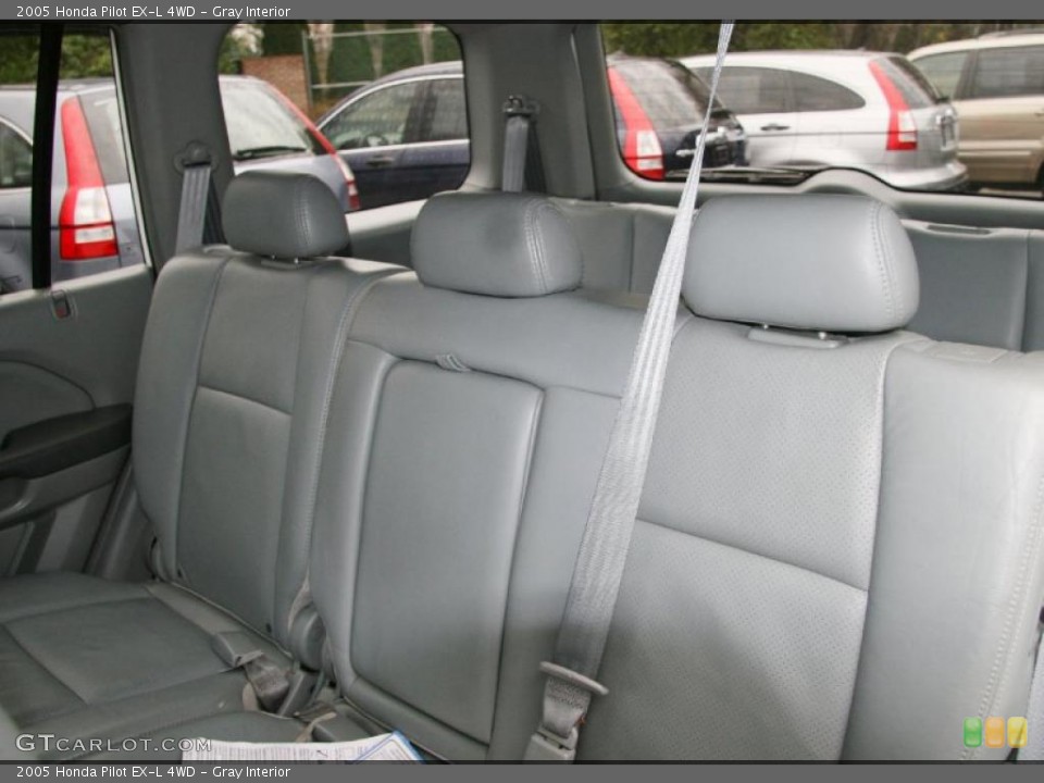 Gray Interior Photo for the 2005 Honda Pilot EX-L 4WD #40611145