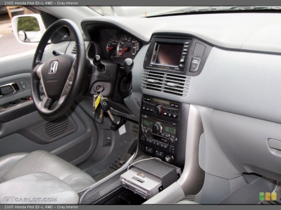 Gray Interior Photo for the 2005 Honda Pilot EX-L 4WD #40611217