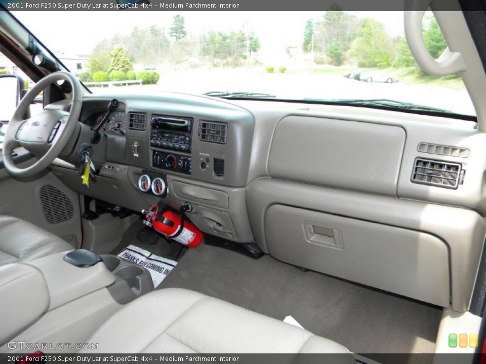 Medium Parchment Interior Photo for the 2001 Ford F250 Super Duty Lariat SuperCab 4x4 #40612013