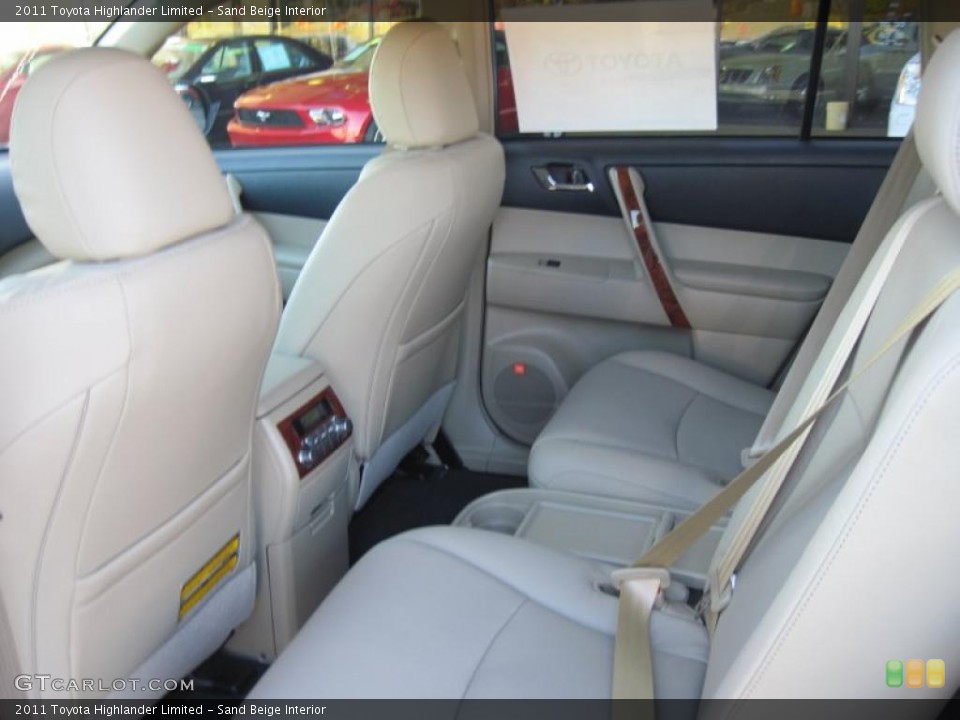 Sand Beige Interior Photo for the 2011 Toyota Highlander Limited #40619830
