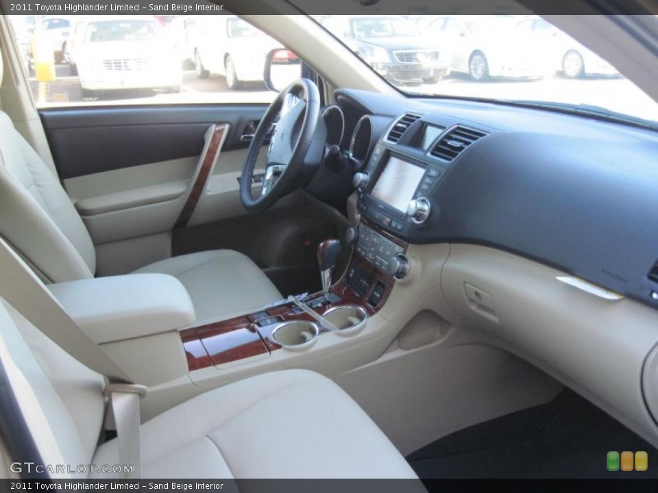 Sand Beige Interior Photo for the 2011 Toyota Highlander Limited #40619874