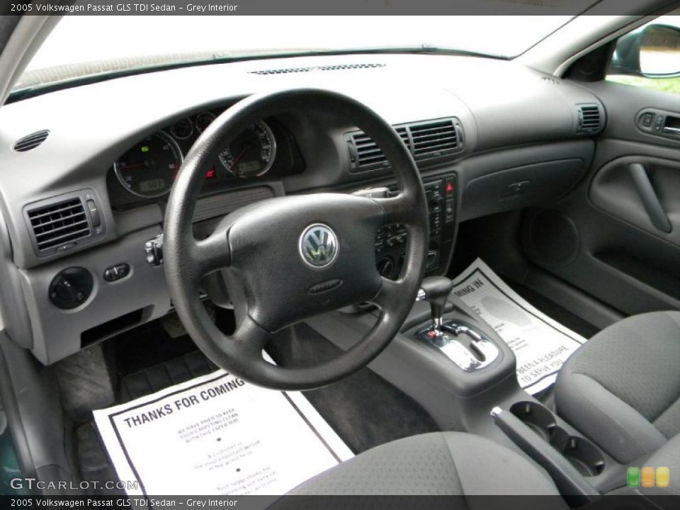 Grey Interior Photo for the 2005 Volkswagen Passat GLS TDI Sedan #40623806