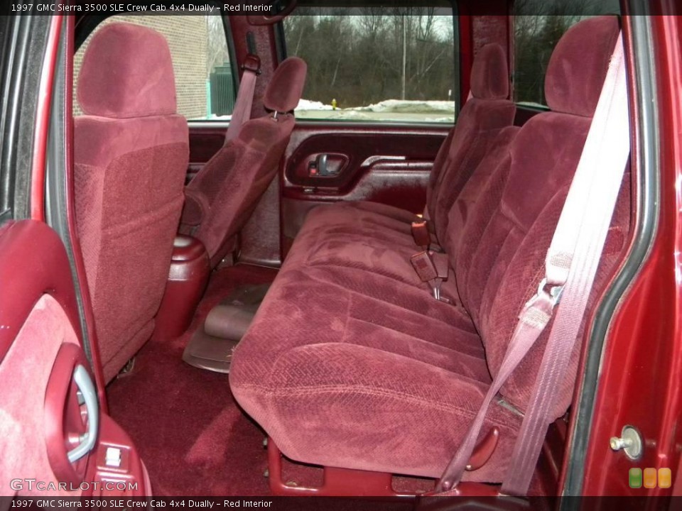 Red Interior Photo for the 1997 GMC Sierra 3500 SLE Crew Cab 4x4 Dually #40624707