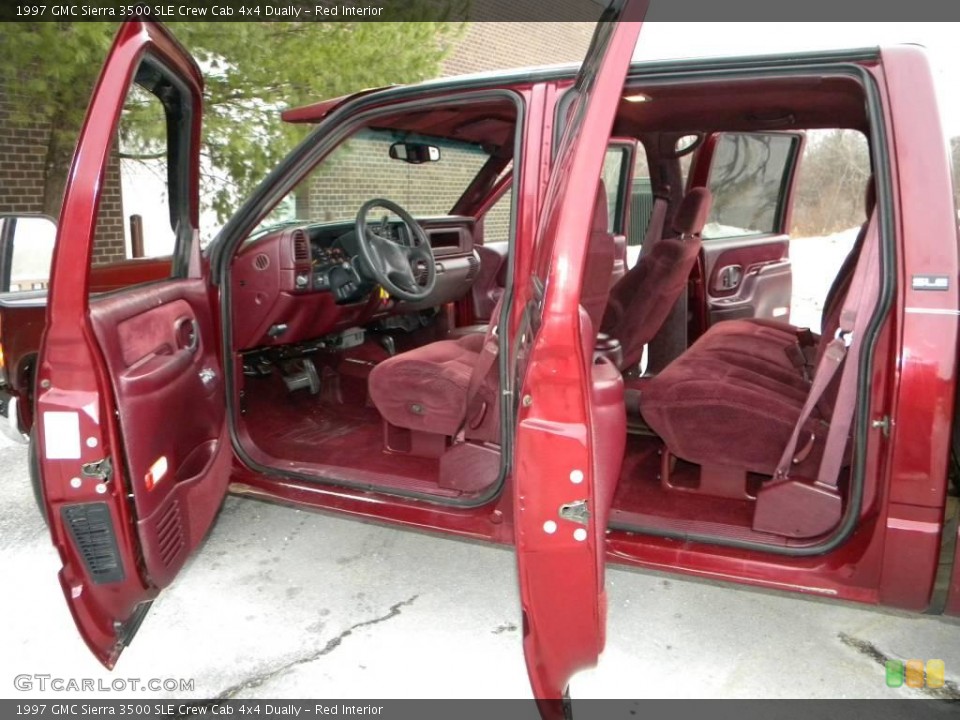 Red Interior Photo for the 1997 GMC Sierra 3500 SLE Crew Cab 4x4 Dually #40624986