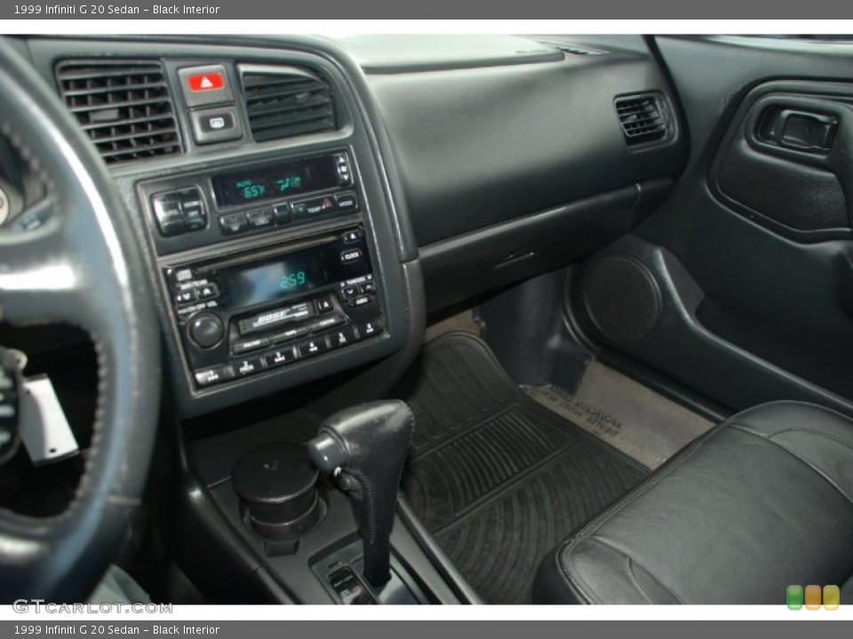 Black Interior Controls for the 1999 Infiniti G 20 Sedan #40625514