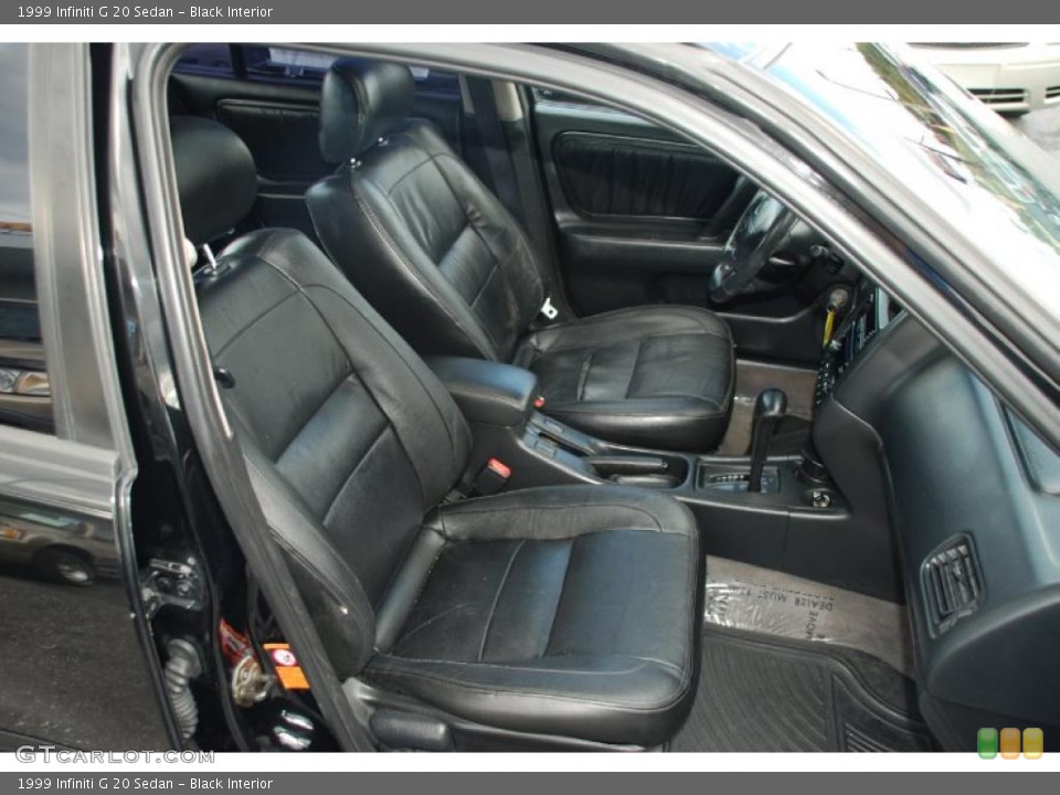 Black Interior Photo for the 1999 Infiniti G 20 Sedan #40625602