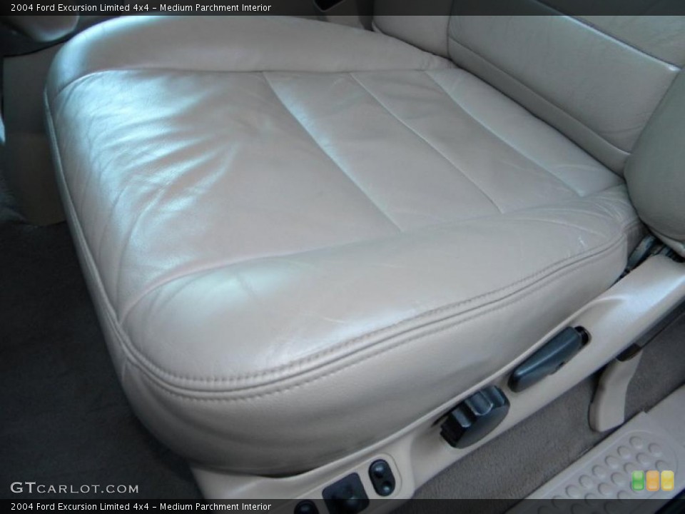 Medium Parchment Interior Photo for the 2004 Ford Excursion Limited 4x4 #40626975