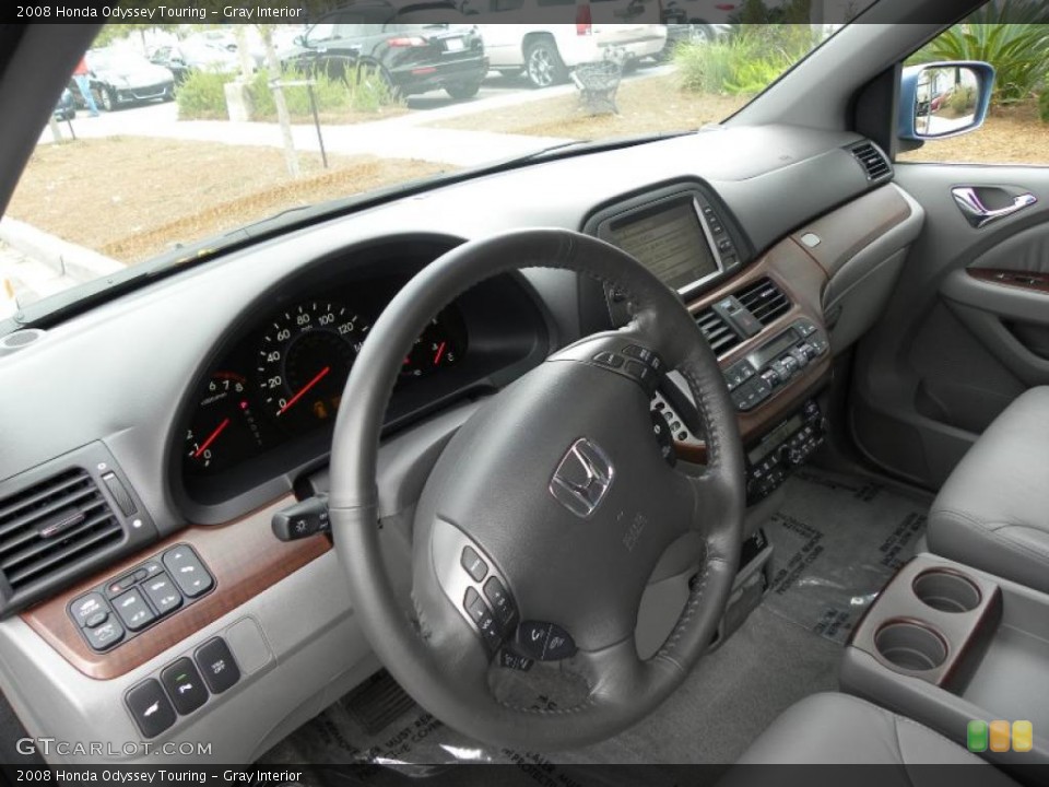 Gray Interior Photo for the 2008 Honda Odyssey Touring #40627502