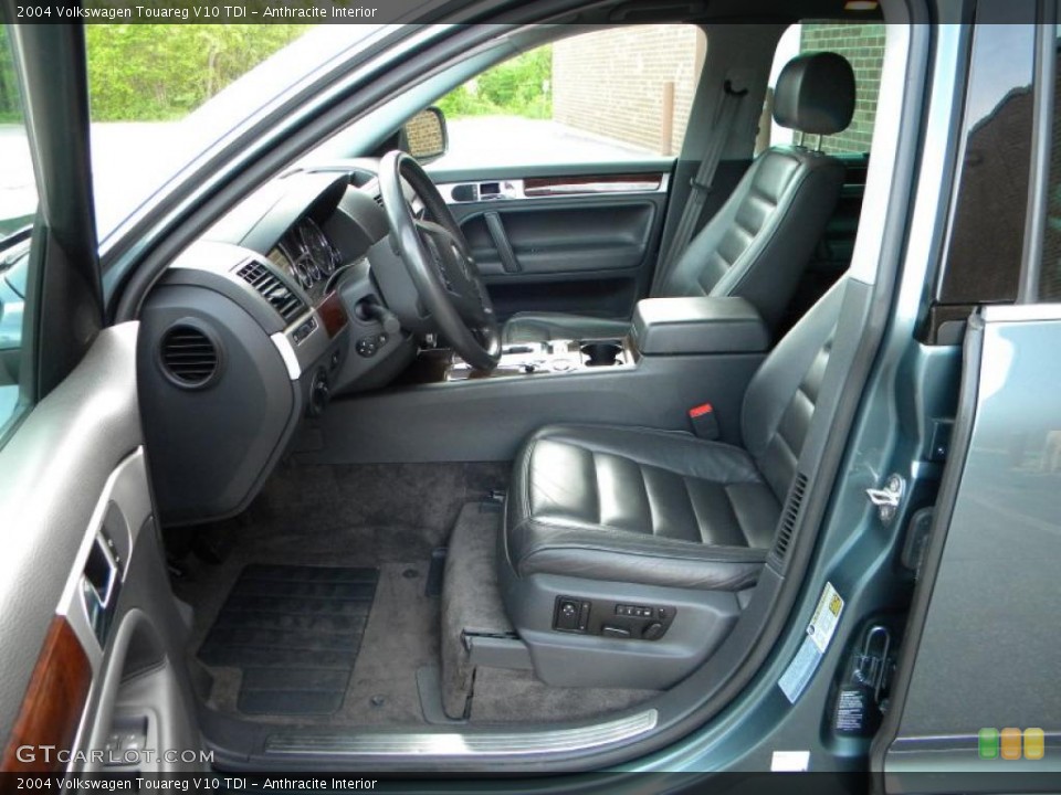 Anthracite Interior Photo for the 2004 Volkswagen Touareg V10 TDI #40627602