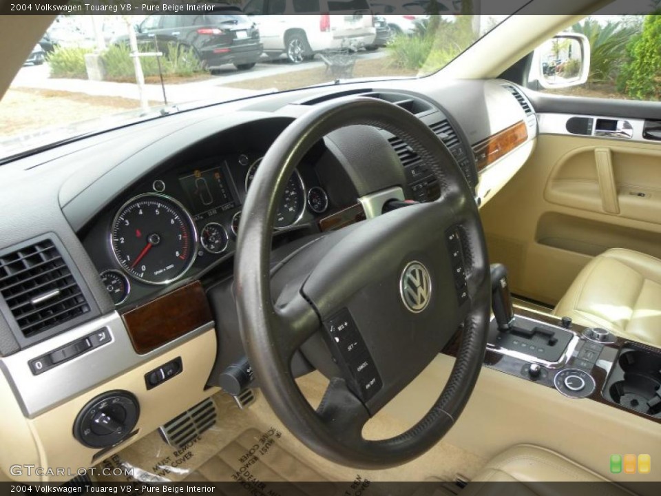 Pure Beige Interior Photo for the 2004 Volkswagen Touareg V8 #40627894