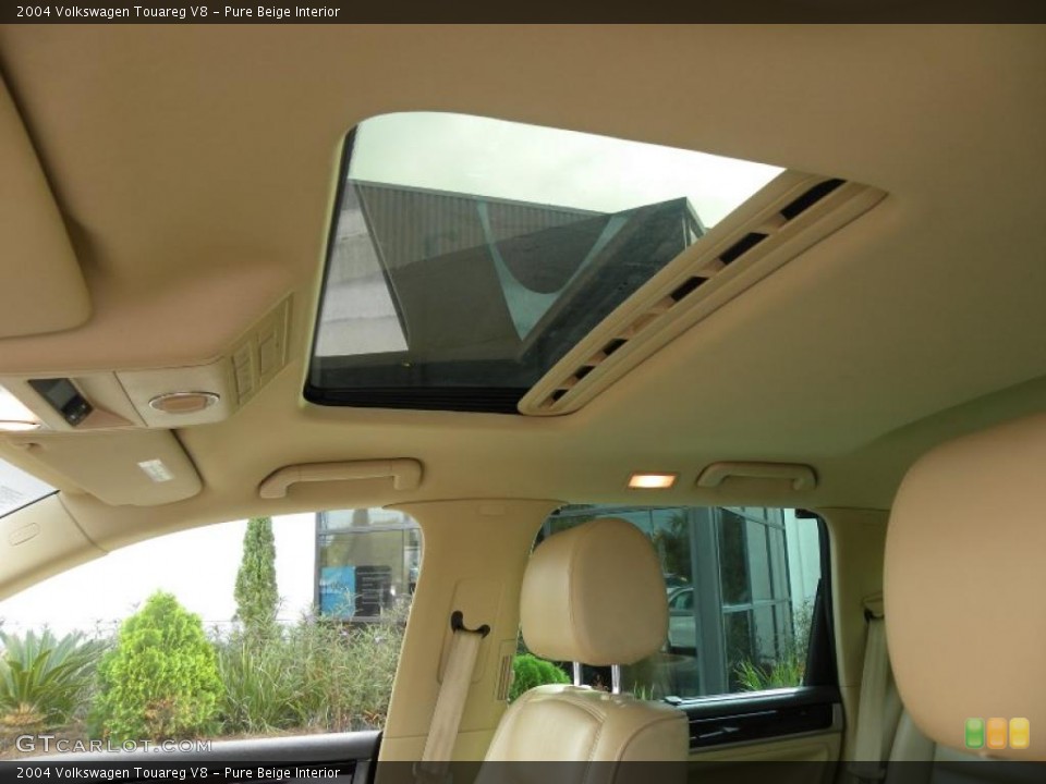 Pure Beige Interior Sunroof for the 2004 Volkswagen Touareg V8 #40627906