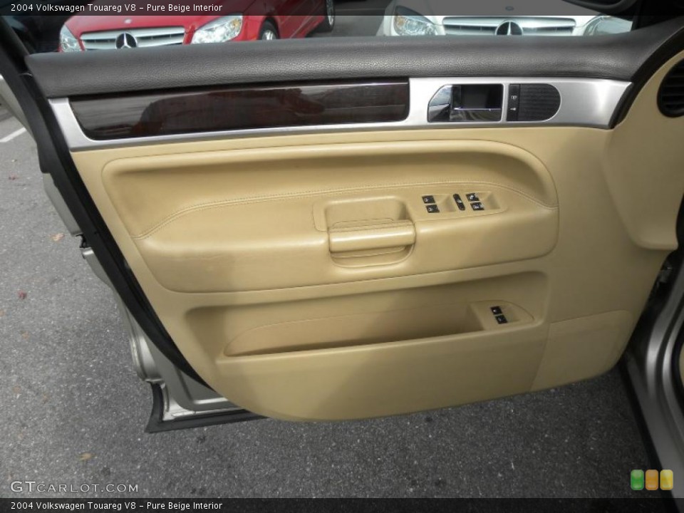 Pure Beige Interior Door Panel for the 2004 Volkswagen Touareg V8 #40627942