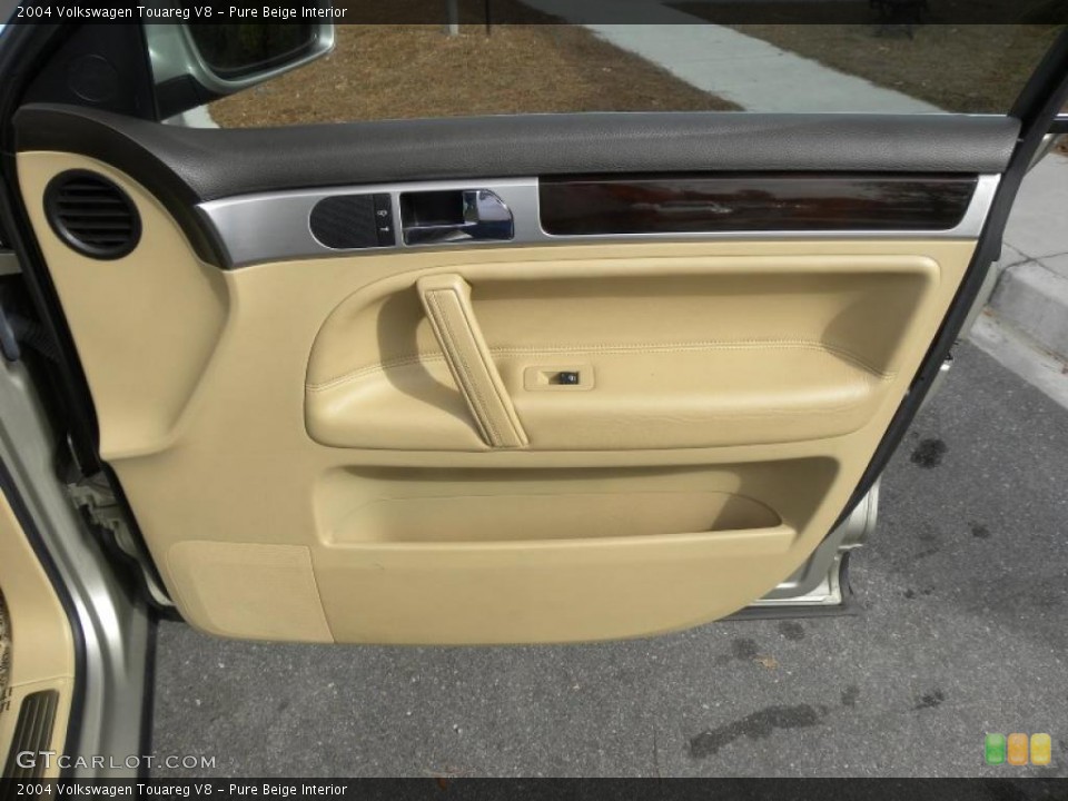 Pure Beige Interior Door Panel for the 2004 Volkswagen Touareg V8 #40627998