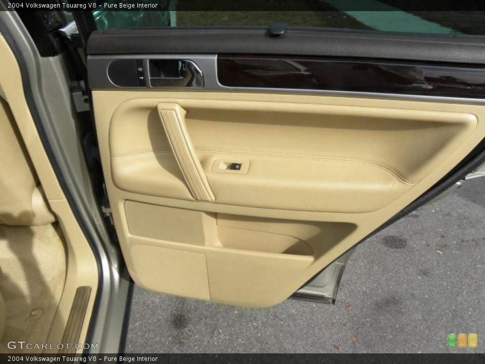 Pure Beige Interior Door Panel for the 2004 Volkswagen Touareg V8 #40628026