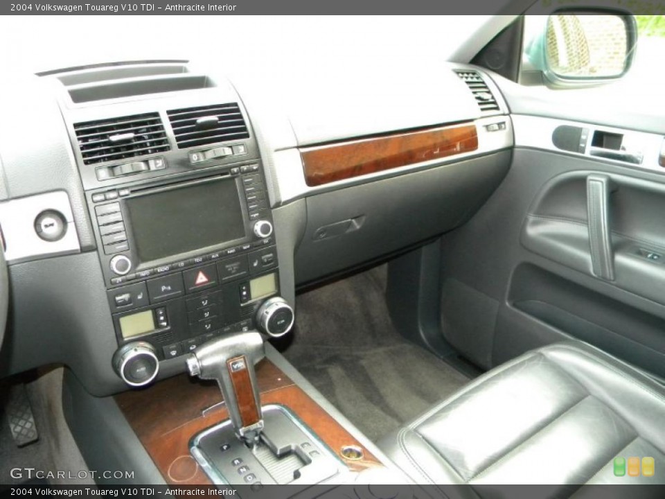 Anthracite Interior Controls for the 2004 Volkswagen Touareg V10 TDI #40628202