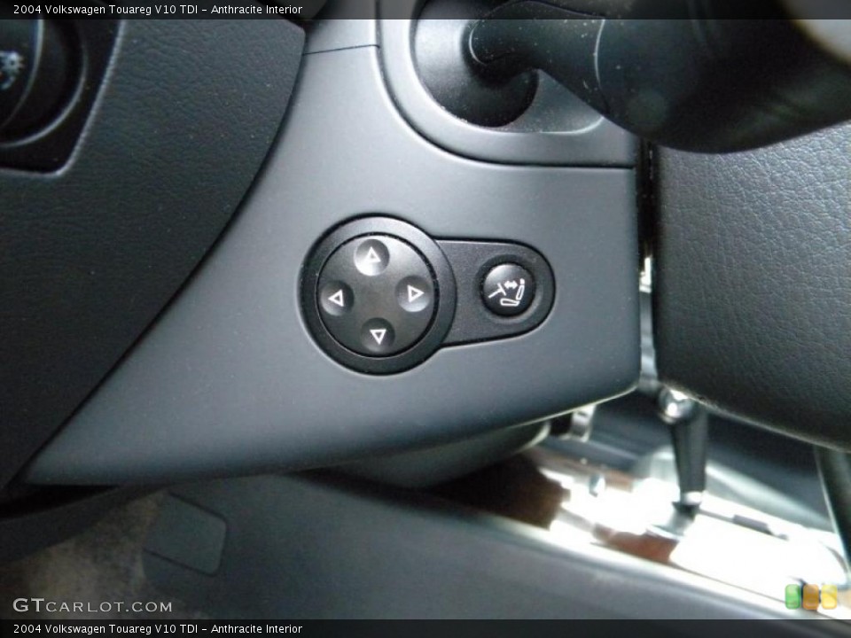 Anthracite Interior Controls for the 2004 Volkswagen Touareg V10 TDI #40628646