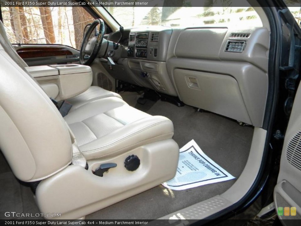 Medium Parchment Interior Photo for the 2001 Ford F350 Super Duty Lariat SuperCab 4x4 #40630140