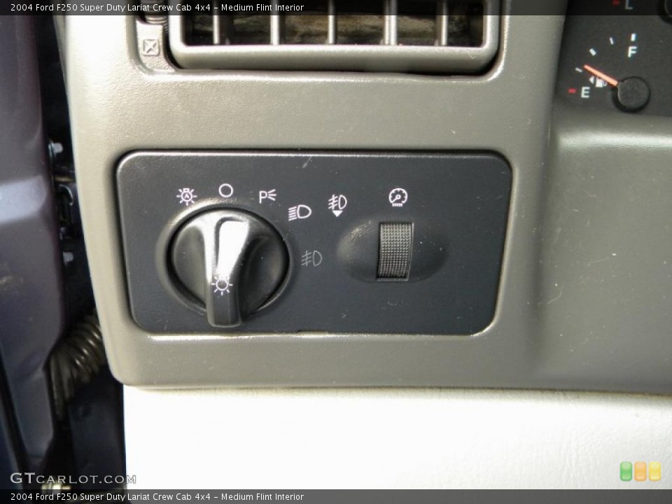 Medium Flint Interior Controls for the 2004 Ford F250 Super Duty Lariat Crew Cab 4x4 #40631678