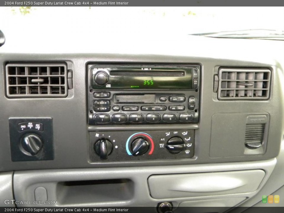 Medium Flint Interior Controls for the 2004 Ford F250 Super Duty Lariat Crew Cab 4x4 #40631738