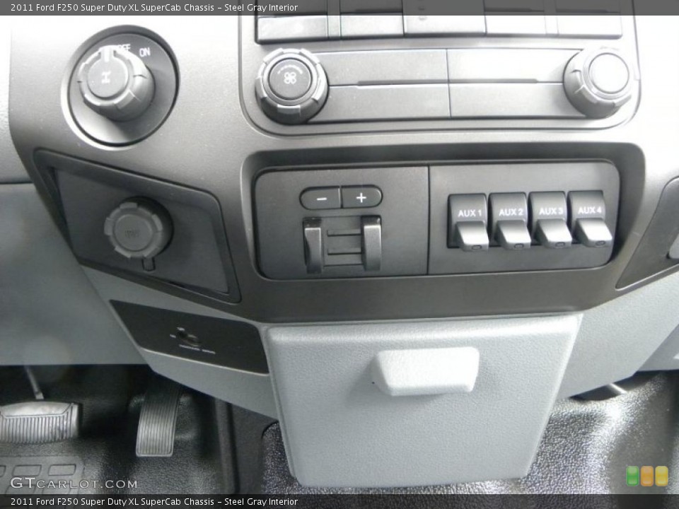 Steel Gray Interior Controls for the 2011 Ford F250 Super Duty XL SuperCab Chassis #40632606