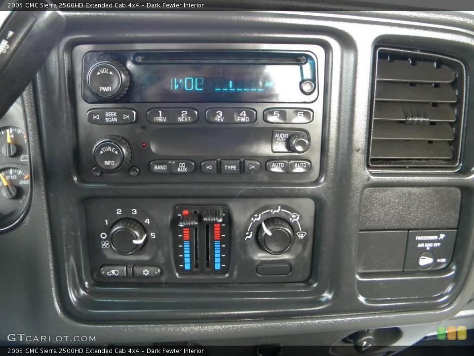Dark Pewter Interior Controls for the 2005 GMC Sierra 2500HD Extended Cab 4x4 #40633526