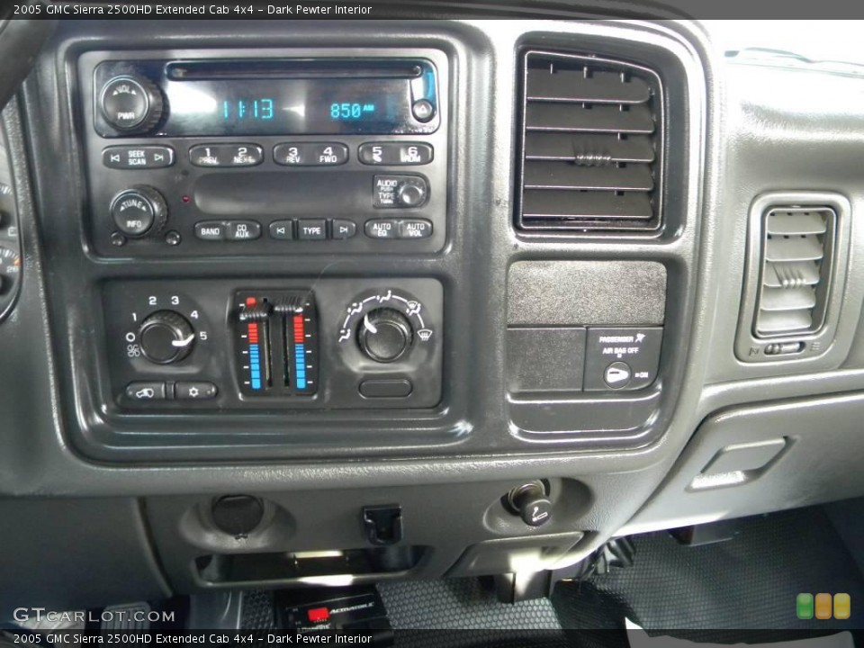 Dark Pewter Interior Controls for the 2005 GMC Sierra 2500HD Extended Cab 4x4 #40633558