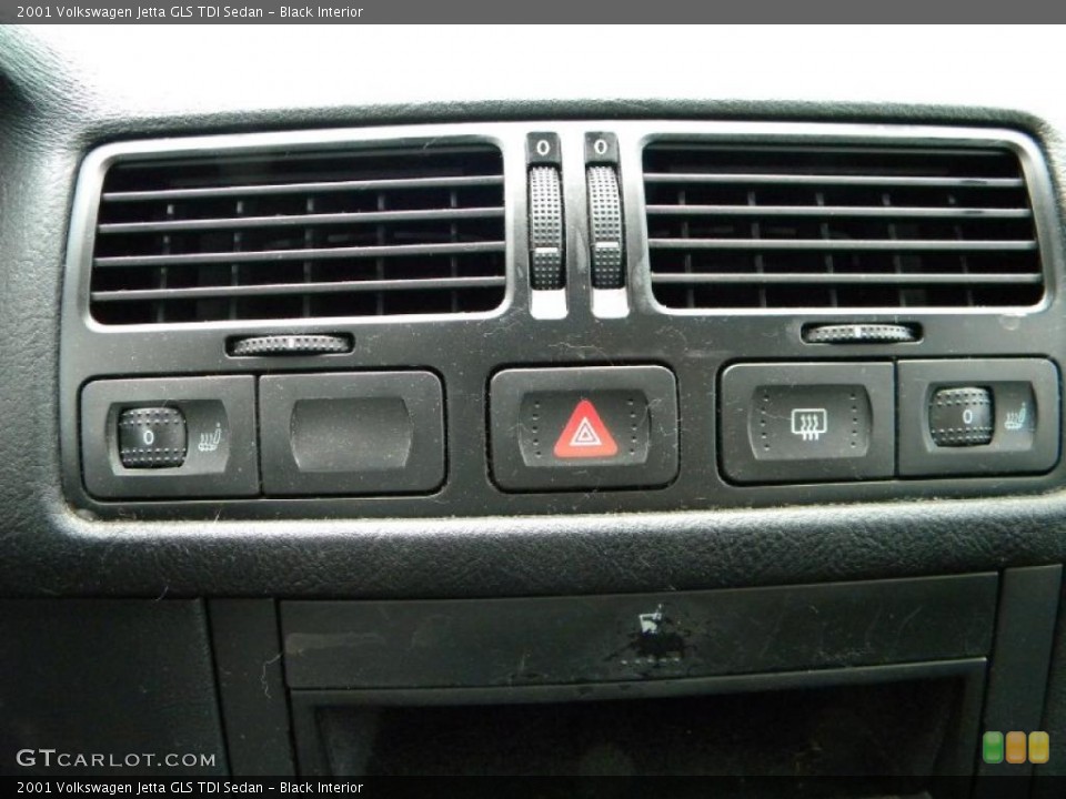 Black Interior Controls for the 2001 Volkswagen Jetta GLS TDI Sedan #40636474