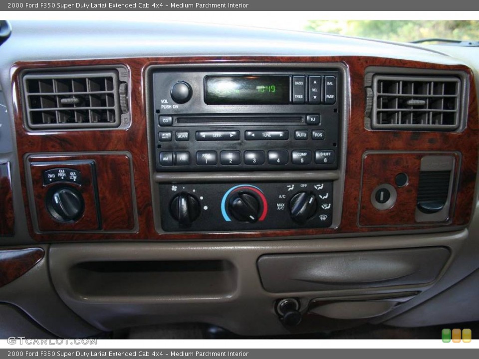 Medium Parchment Interior Controls for the 2000 Ford F350 Super Duty Lariat Extended Cab 4x4 #40636974