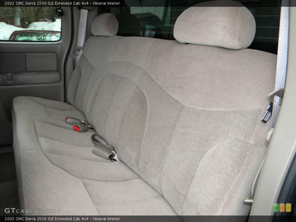 Neutral Interior Photo for the 2002 GMC Sierra 1500 SLE Extended Cab 4x4 #40637226