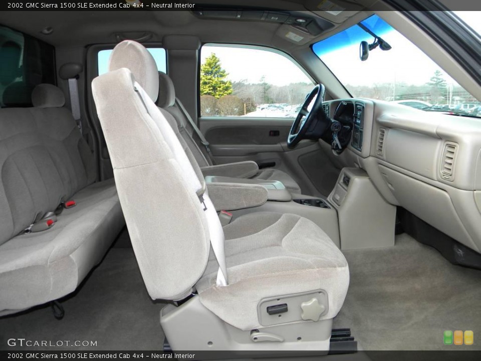 Neutral Interior Photo for the 2002 GMC Sierra 1500 SLE Extended Cab 4x4 #40637274