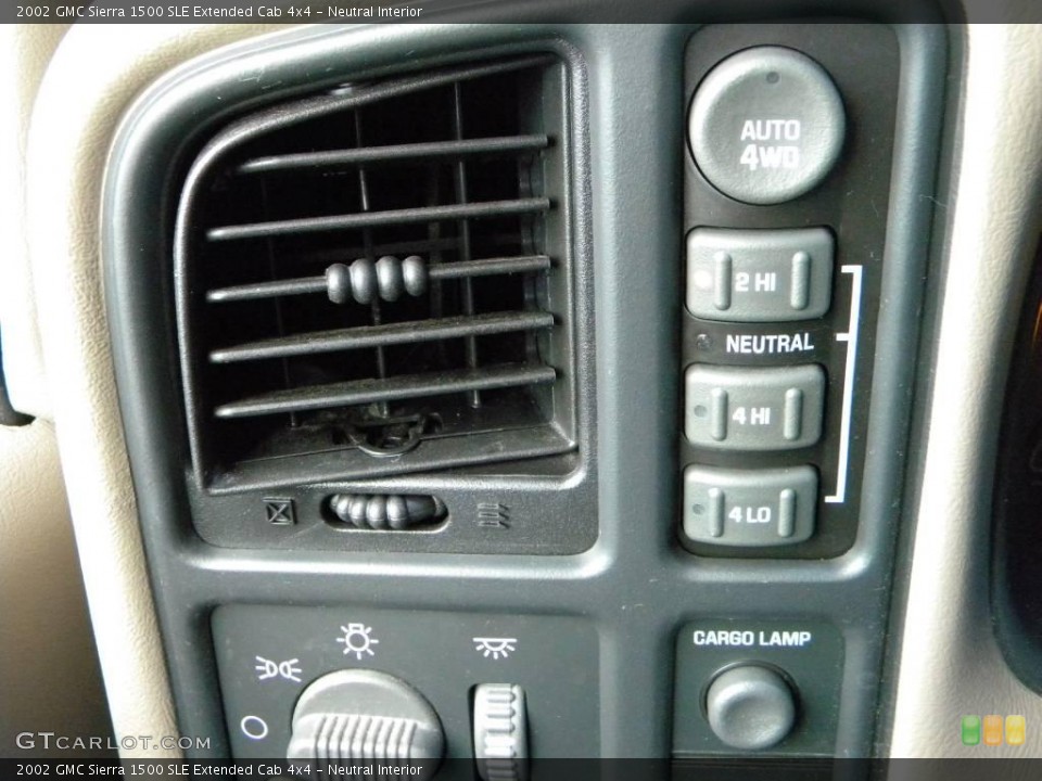 Neutral Interior Controls for the 2002 GMC Sierra 1500 SLE Extended Cab 4x4 #40637370