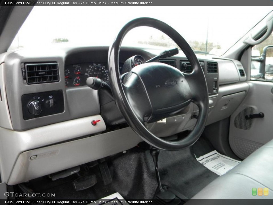 Medium Graphite Interior Photo for the 1999 Ford F550 Super Duty XL Regular Cab 4x4 Dump Truck #40642254