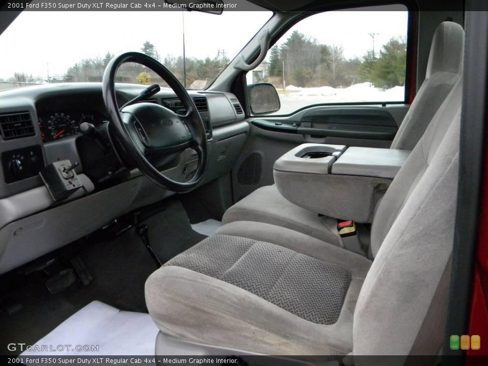 Medium Graphite Interior Photo for the 2001 Ford F350 Super Duty XLT Regular Cab 4x4 #40642838