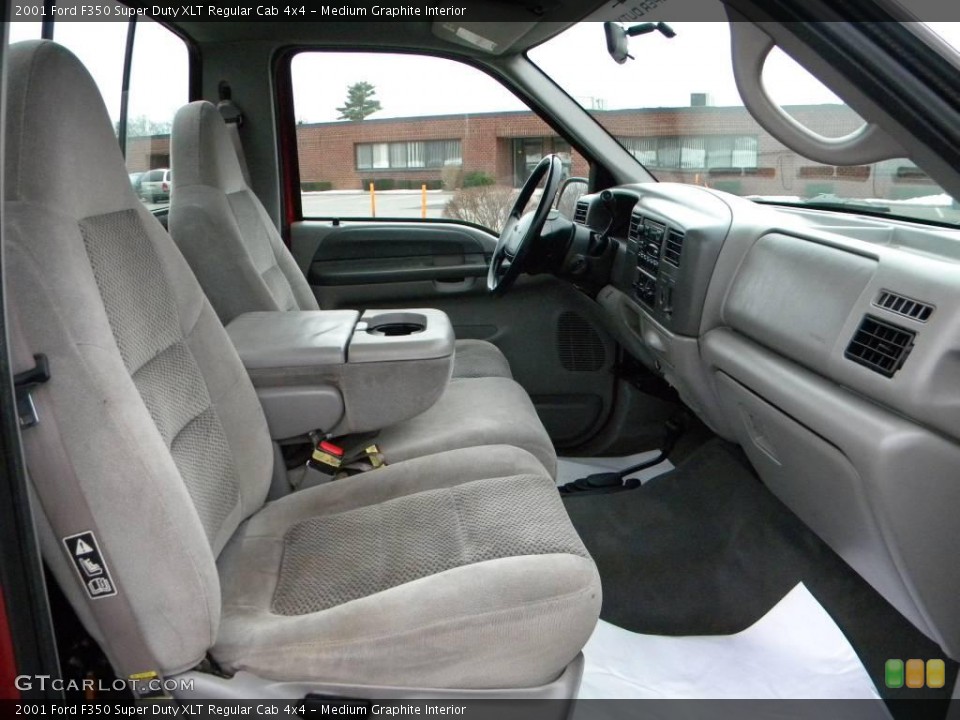 Medium Graphite Interior Photo for the 2001 Ford F350 Super Duty XLT Regular Cab 4x4 #40642910