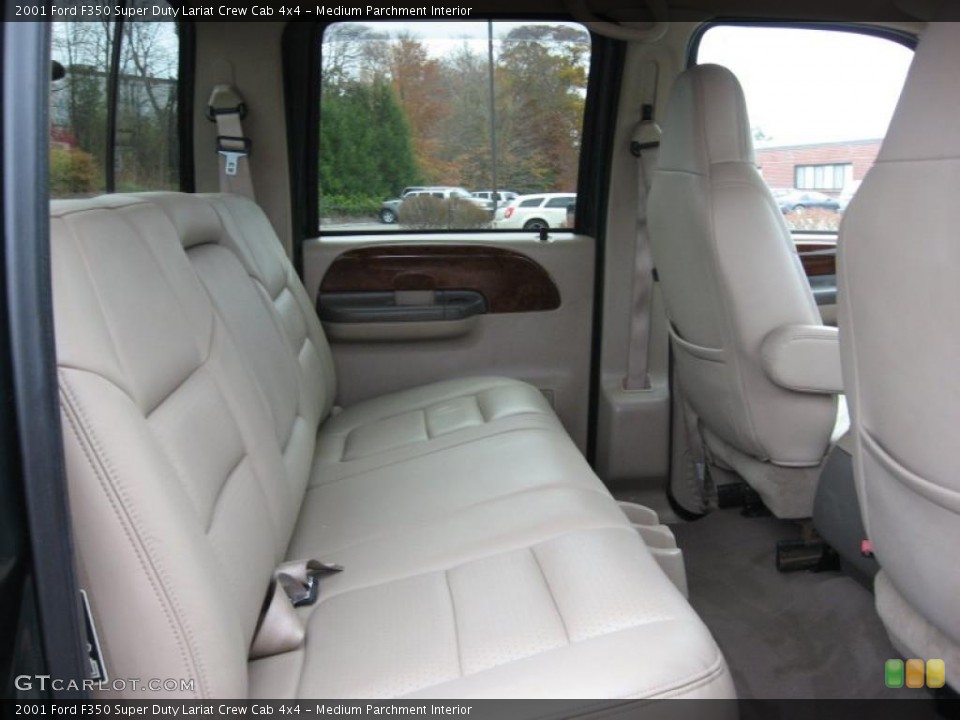 Medium Parchment Interior Photo for the 2001 Ford F350 Super Duty Lariat Crew Cab 4x4 #40650195
