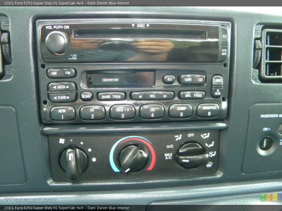 Dark Denim Blue Interior Controls for the 2001 Ford F250 Super Duty XL SuperCab 4x4 #40653812