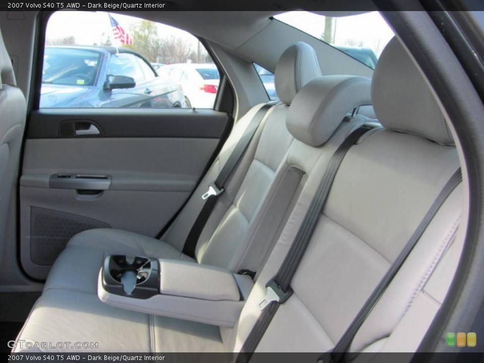 Dark Beige/Quartz Interior Photo for the 2007 Volvo S40 T5 AWD #40662095