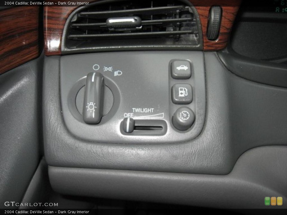 Dark Gray Interior Controls for the 2004 Cadillac DeVille Sedan #40676678