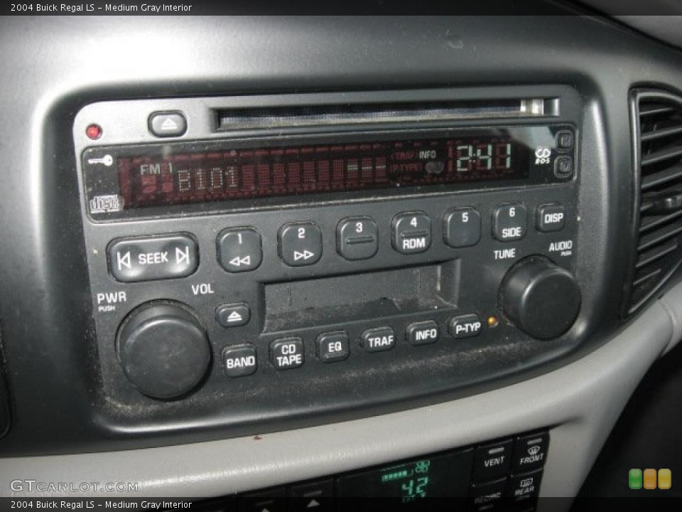 Medium Gray Interior Controls for the 2004 Buick Regal LS #40677282