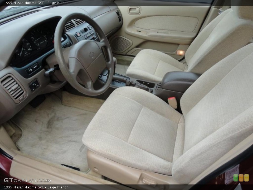 Beige Interior Photo for the 1995 Nissan Maxima GXE #40677658