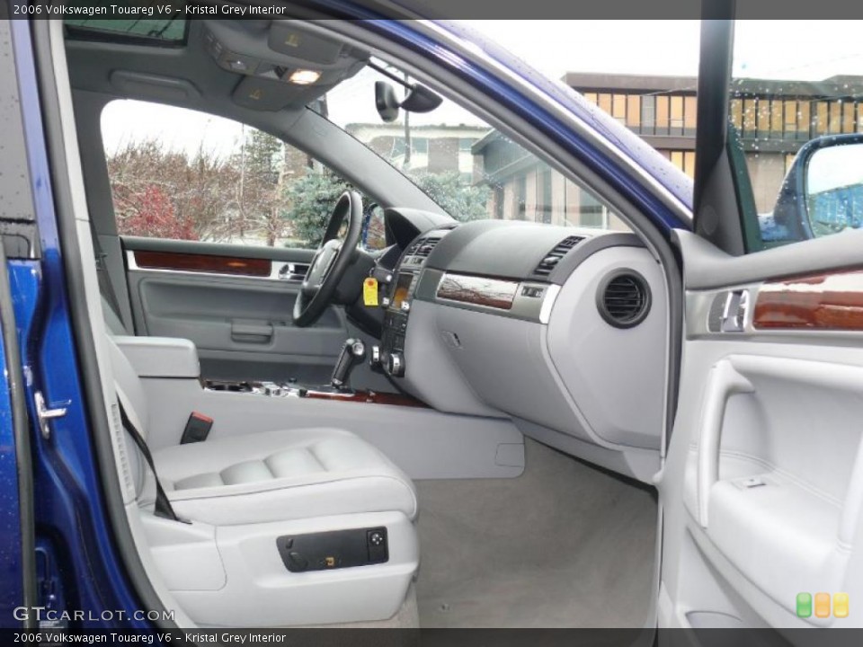 Kristal Grey Interior Photo for the 2006 Volkswagen Touareg V6 #40677926