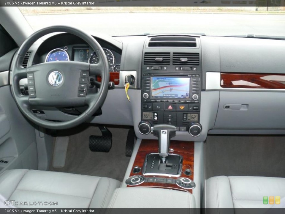 Kristal Grey Interior Dashboard for the 2006 Volkswagen Touareg V6 #40677938