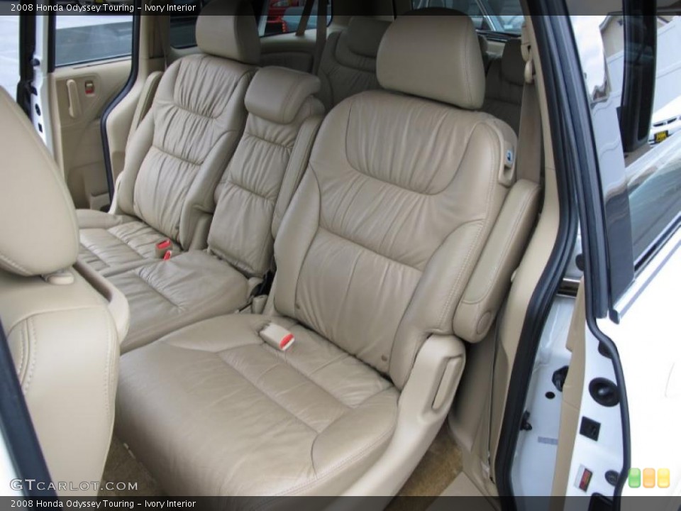 Ivory Interior Photo for the 2008 Honda Odyssey Touring #40683954