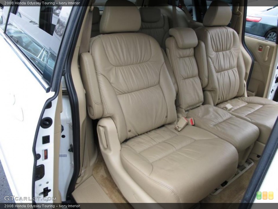 Ivory Interior Photo for the 2008 Honda Odyssey Touring #40683982