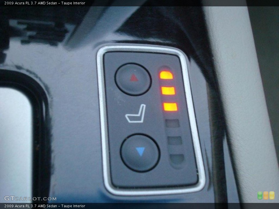 Taupe Interior Controls for the 2009 Acura RL 3.7 AWD Sedan #40691450