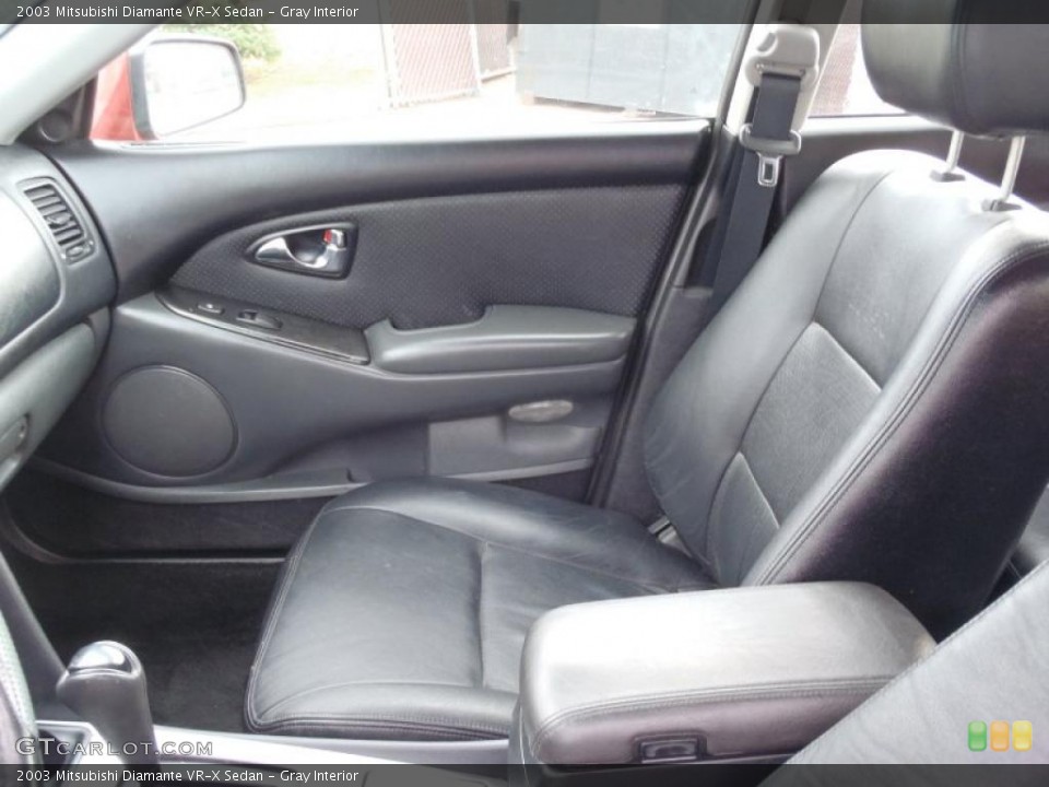 Gray Interior Photo for the 2003 Mitsubishi Diamante VR-X Sedan #40696794