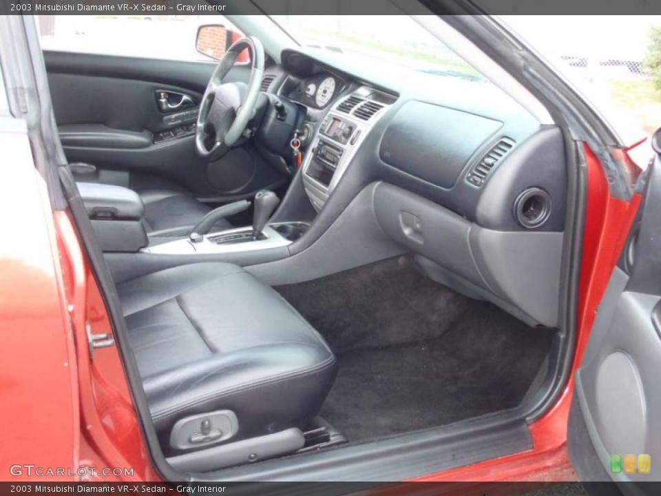 Gray Interior Dashboard for the 2003 Mitsubishi Diamante VR-X Sedan #40696878