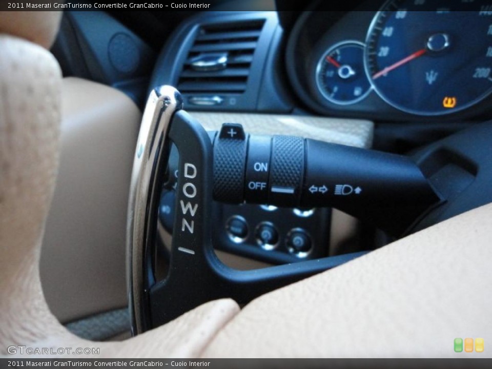 Cuoio Interior Controls for the 2011 Maserati GranTurismo Convertible GranCabrio #40700861