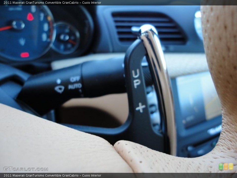 Cuoio Interior Controls for the 2011 Maserati GranTurismo Convertible GranCabrio #40700877